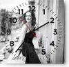 Wanduhr - Quadrat - Glasuhr - Frau Balkon Straße - 30x30cm Produktbild-Vorschau 1