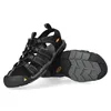 A pair of black KEEN sandals is shown against a white background. Produktbild-Vorschau