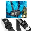 A person wearing a chest harness with a phone mount. Close-up shots of the harness straps and buckles. Produktbild-Vorschau