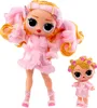 Two dolls, one larger and one smaller, are shown against a white background. Both dolls are wearing pink robes and have pink curlers in their hair. Voir les images du produit