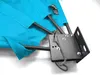 A close-up view of the attachment mechanism of a blue privacy screen, showing metal poles and a black mounting plate with a chain. Produktbild-Vorschau