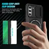 A hand holding a black phone case with a magnetic ring stand and a sliding camera cover. Produktbild-Vorschau