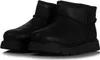 A pair of black boots on a white background. Voir les images du produit