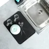 Tappetino per piatti in silicone nero con drenaggio Anteprima dell’immagine prodotto 5