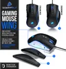 A marketing image showcasing a gaming mouse with its interchangeable side panels and features highlighted with text and callouts. Produktbild-Vorschau