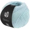 A ball of light blue yarn with a black label. Produktbild-Vorschau
