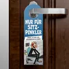 Bitte im Sitzen pinkeln Türhänger 10er Set im Comic-Stil in Produktbild-Vorschau 7