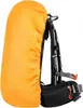A side view of a backpack with an orange rain cover. Anteprima dell’immagine prodotto