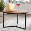 Runder Couchtisch 60x60x38cm mit Akazienholz-Tischplatte und schwarzem Metall-Untergestell in Gesamtansicht. Voir les images du produit