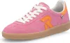 A single pink sneaker with orange accents and white laces is shown against a white background. Voir les images du produit