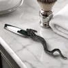 Rasoir de barbier professionnel en style dragon argenté Voir les images du produit 4