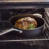 KitchenAid - Padella con coperchio Forgiata Temprata 28 cm Anteprima dell’immagine prodotto 3