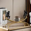 Denker Skulptur mit Kristallkugel,Moderne Dekofigur aus Produktbild-Vorschau 2