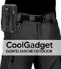 A person wearing a black belt with a phone pouch attached, with text overlay. Podgląd zdjęcia produktu