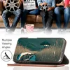 People sitting on a couch watching a movie, with a phone case in the foreground. Podgląd zdjęcia produktu