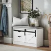 A hallway or entryway scene featuring a white storage bench with a gray cushion, a white pillow, and decorative items. Anteprima dell’immagine prodotto