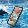 A black phone case with a phone inside is shown submerged in water, with water droplets on the case. Anteprima dell’immagine prodotto