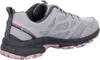 A side view of a single gray and pink athletic shoe. Anteprima dell’immagine prodotto