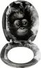 A toilet seat and lid with a black and white image of a baby orangutan. Produktbild-Vorschau