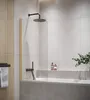 A modern bathroom with a bathtub and shower screen. Anteprima dell’immagine prodotto