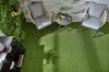 Kunstrasenteppich, verlegt auf dem Balkon.  Produktbild-Vorschau