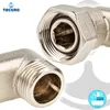 Close-up view of plumbing fittings, showing threaded connections and hexagonal internal features. Produktbild-Vorschau