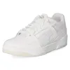 A white Puma sneaker shown from a three-quarter angle against a white background. Anteprima dell’immagine prodotto