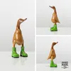 Handgefertigte Deko-Figur Ente mit grünen Stiefeln aus Produktbild-Vorschau 3
