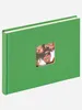 A green photo album with a cutout showing a picture of people. Produktbild-Vorschau
