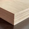 Close-up view of the edge of a plywood sheet, showing its layered construction. Produktbild-Vorschau