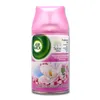 A product shot of an Air Wick air freshener refill can. Anteprima dell’immagine prodotto