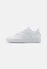 A white Nike Air Force 1 sneaker is shown from the side against a plain white background. Anteprima dell’immagine prodotto