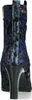 Rear view of a single blue boot with a floral pattern and a black heel. Produktbild-Vorschau