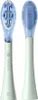 Two toothbrush heads are shown side-by-side against a white background. Anteprima dell’immagine prodotto