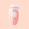 A close-up shot of a Braun Silk-expert Mini IPL hair removal device against a soft pink background. Anteprima dell’immagine prodotto