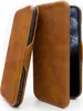 Two brown leather phone cases are displayed on a white background. One case is open, showing the phone screen inside, while the other is closed. Anteprima dell’immagine prodotto