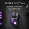 A gaming mouse with purple accents and lighting is shown on a dark mousepad, next to a portion of a keyboard with purple backlighting. Text describes the mouse's features. Anteprima dell’immagine prodotto