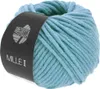 A ball of light blue yarn with a black label. Produktbild-Vorschau