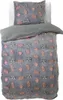 A bedding set with a pillow and duvet cover, both featuring a pattern of various sports balls on a gray background. Produktbild-Vorschau