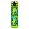 A green water bottle with a soccer-themed pattern. Anteprima dell’immagine prodotto