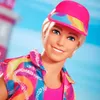 Barbie Ken en tenue de cinéma sur patins à roulettes Voir les images du produit 20