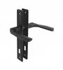 A black door handle set with a rectangular rosette, shown against a white background. Anteprima dell’immagine prodotto