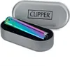 A metallic Clipper lighter with a rainbow finish is presented in its metallic case. Produktbild-Vorschau