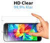 A hand is holding a screen protector over a smartphone. Produktbild-Vorschau