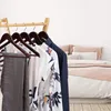 Holz-Kleiderbügel, 50 Stück, braun, 45 cm, mit drehbaren Haken Productafbeelding-voorbeeld