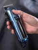 A hand holding a Wahl Super Taper X hair clipper. Produktbild-Vorschau