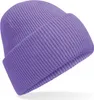 A close-up studio shot of a purple beanie. Anteprima dell’immagine prodotto