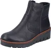 A black leather boot on a white background. Náhľad obrázku produktu