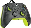 A close-up studio shot of a wired Xbox controller. Produktbild-Vorschau