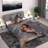 A bedroom scene with a bed featuring a horse-themed duvet cover and pillow. The room also includes nightstands, lamps, and curtains. Náhled obrázku produktu